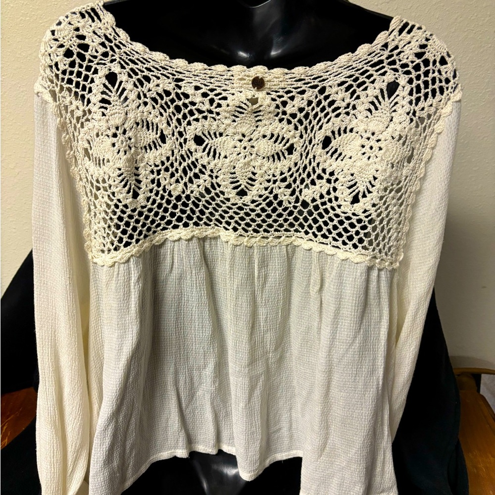 Billabong Cream Embellished Cropped Blouse